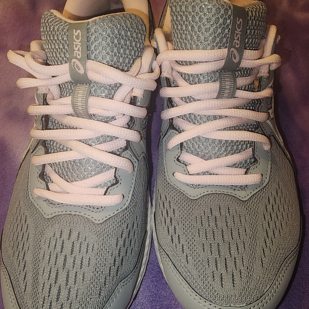 ASICS - Picture 3 of 3
